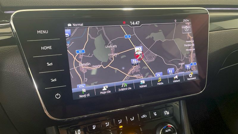 Škoda Superb (2019) kombi Laurin&Klement 2.0TDI  2 - fotka 28 z 34