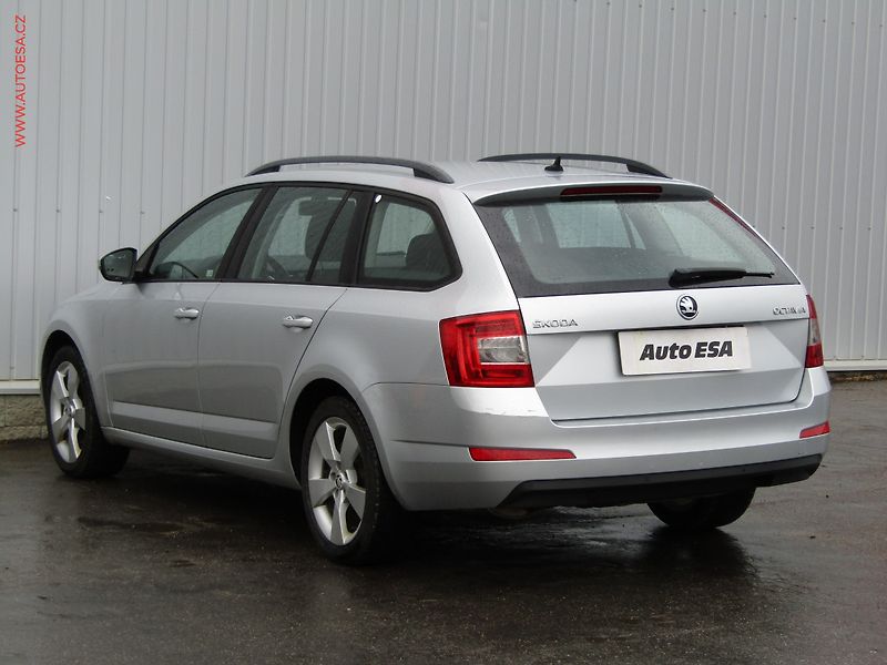 Škoda Octavia (2015) 2.0 TDi, ČR, DSG, bixen - fotka 6 z 21