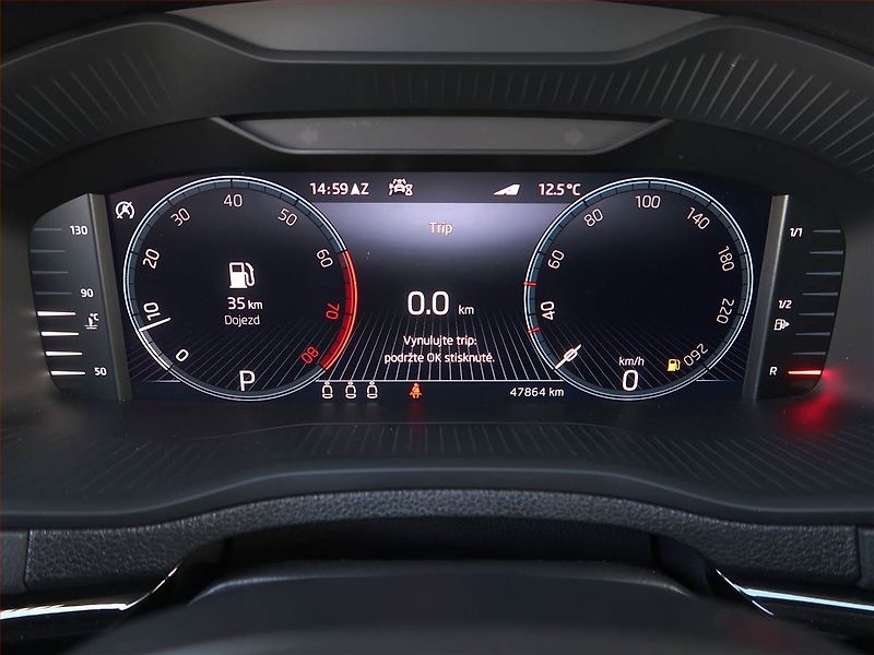 Škoda Karoq (2023) 1.5 TSI - fotka 11 z 16