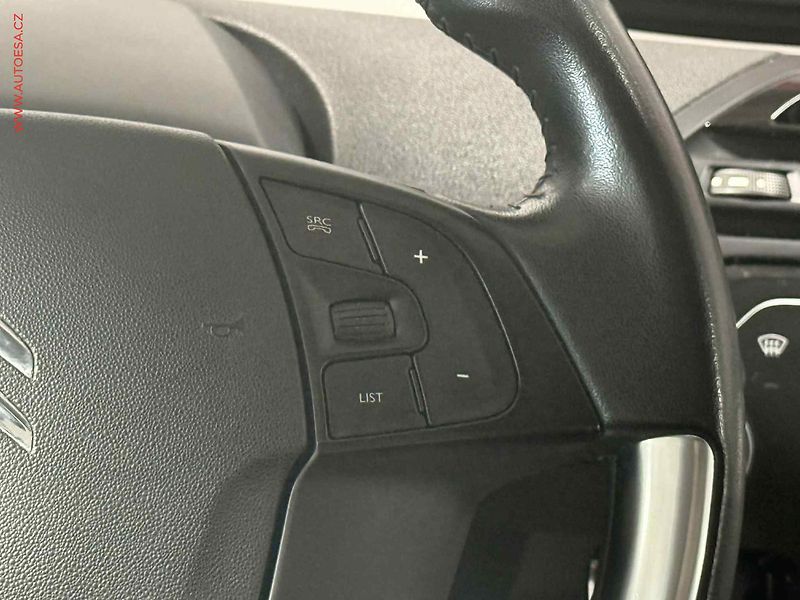 Citroën C4 Picasso (2016) 2.0 HDI 7míst, Navi, panorama - fotka 12 z 21