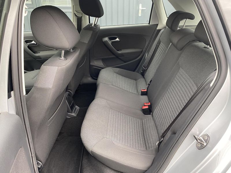 Volkswagen Polo 1.4 MPI 63kW - 1xMAJ.- PDC - fotka 25 z 37