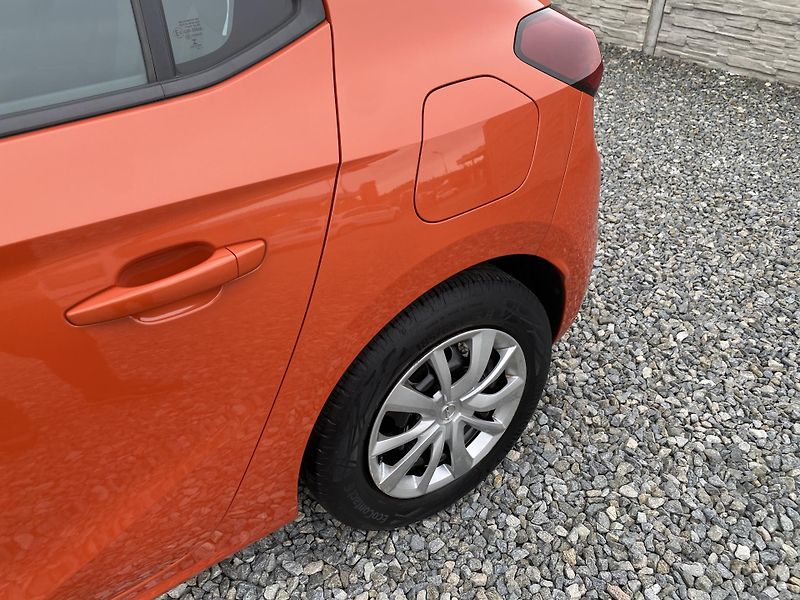 Opel Corsa 1.2i 75PS EDITION 70000KM NAVI - fotka 33 z 153