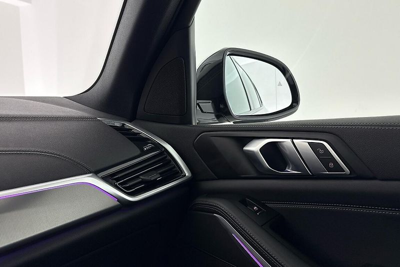 BMW X5 xDrive40i - fotka 19 z 27