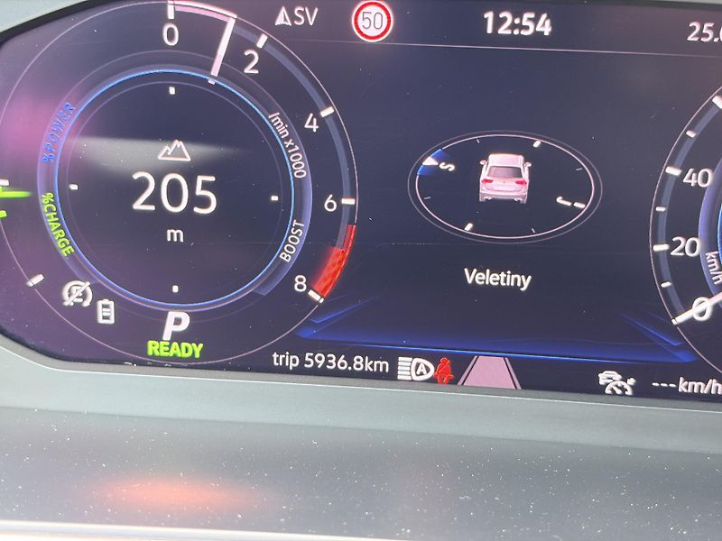 Volkswagen Tiguan 1.4TSI eHYBRID DSG REZERVACE - fotka 24 z 67