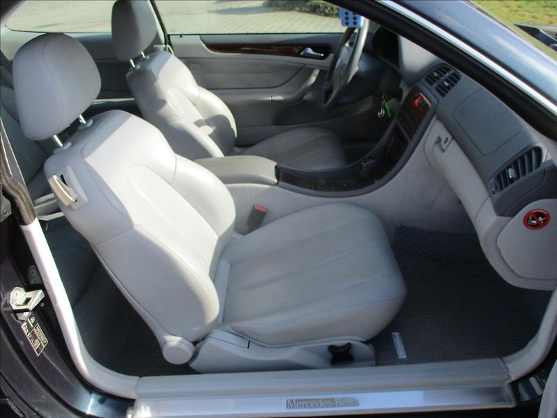 Mercedes-Benz CLK 2,0 i 150kw Kompressor Automat - fotka 13 z 29