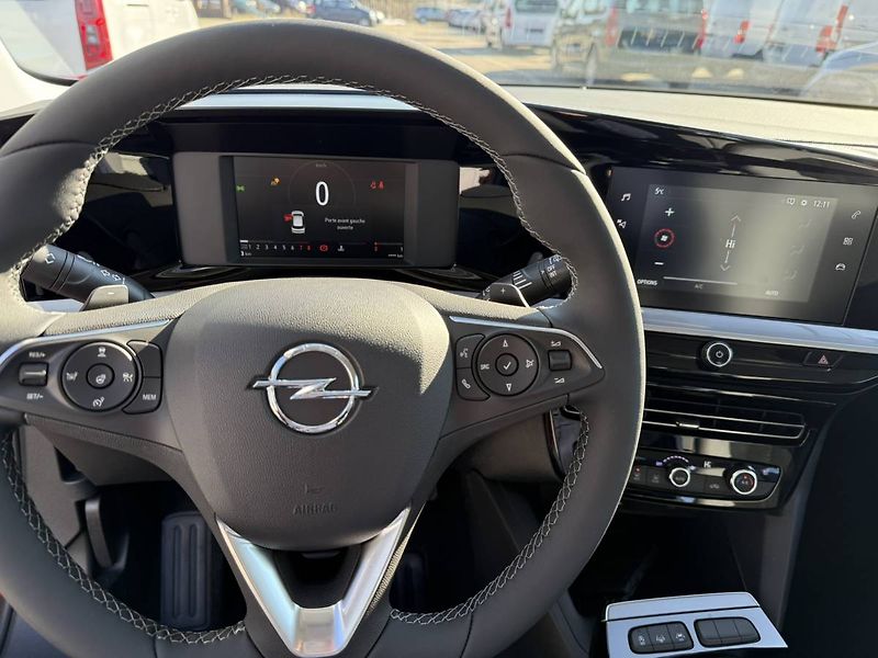 Opel Mokka Edition 1.2 TURBO (96kW/130k) - fotka 12 z 23