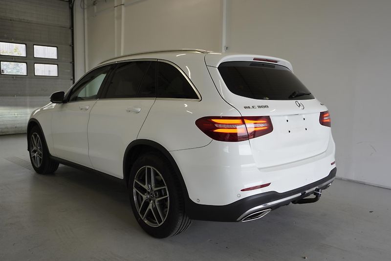 Mercedes-Benz GLC (2018) GLC300 2,0I 4MATIC AMG PACKET - fotka 7 z 27