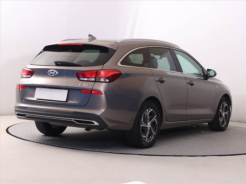 Hyundai i30 (2023) 1.5 T-GDI MHEV, Automat - fotka 5 z 19
