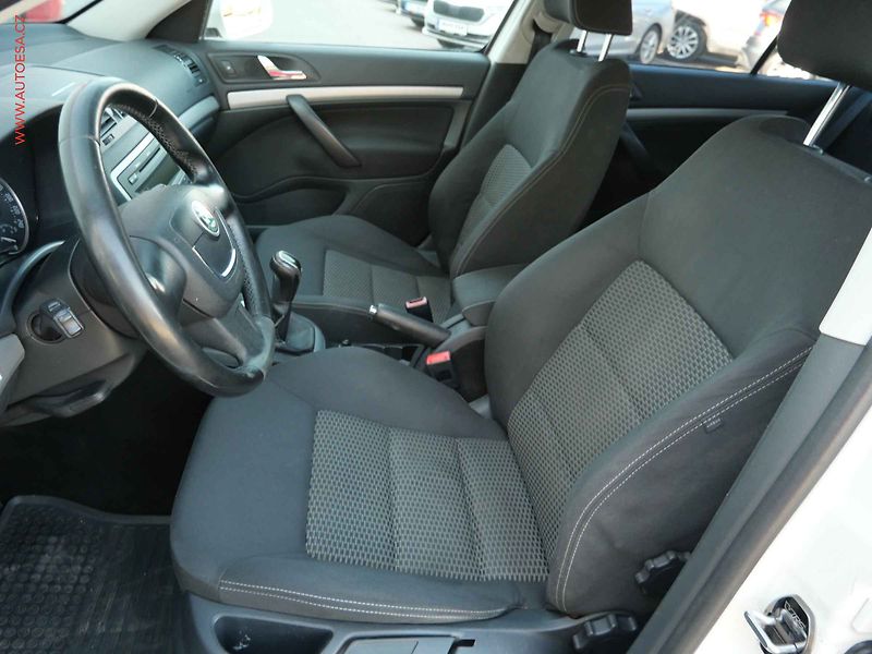 Škoda Octavia (2011) 1.6TDi, Elegance, TZ - fotka 9 z 17