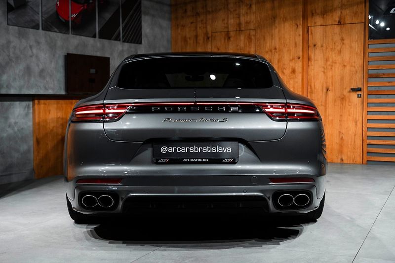Porsche Panamera Turbo S E-hybrid, SportDesign, - fotka 23 z 25