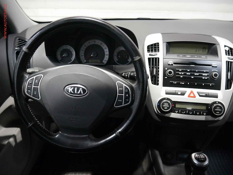 Kia Ceed (2009) 1.4i, 1.maj,ČR, AC - fotka 11 z 16