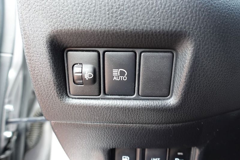 Toyota C-HR 1,2 T 6M/T Active Htd seats - fotka 19 z 32