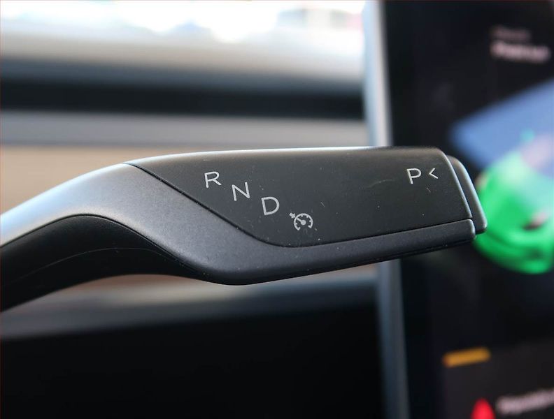 Tesla Model 3 (2019) Long Range 4WD 78kWh, SoH 75% - fotka 13 z 26