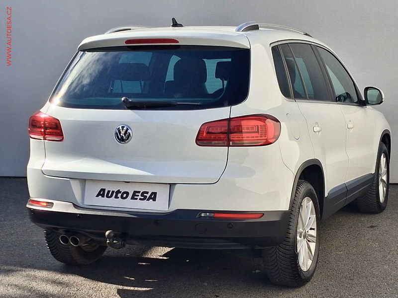 Volkswagen Tiguan (2015) 2.0 TDi 4x4, Sport&Style - fotka 4 z 19