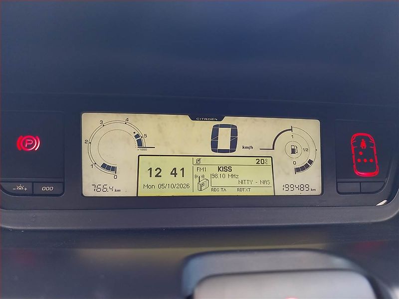 Citroën C4 Picasso (2012) 1.6 HDi, Serv.kniha, po STK - fotka 11 z 16
