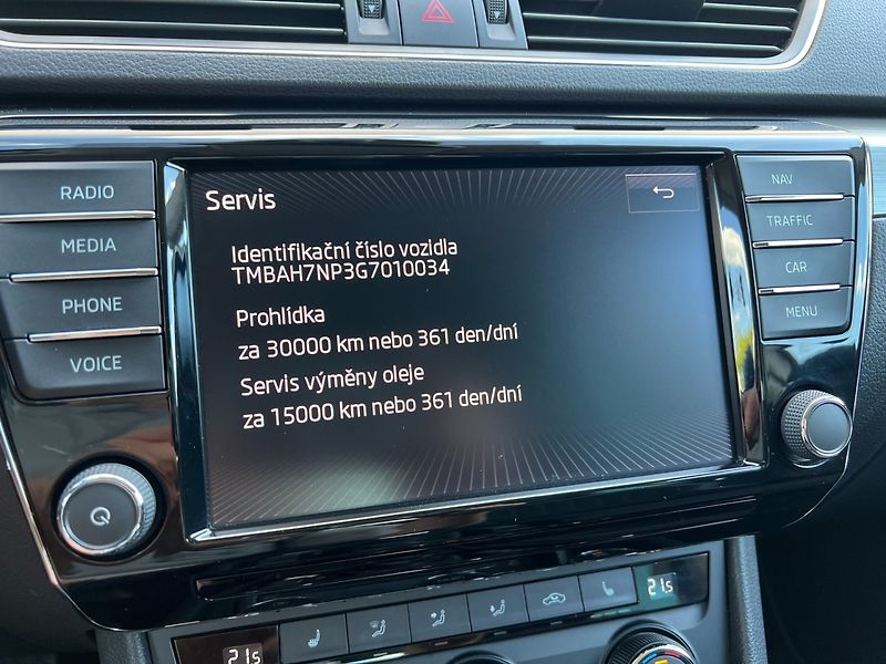 Škoda Superb (2015) 2.0TDi 110kW DSG! Style+! ČR! - fotka 25 z 40