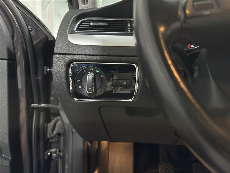Škoda Superb 2,0   TDI 103KW ELEGANCE XEN - fotka 15 z 34