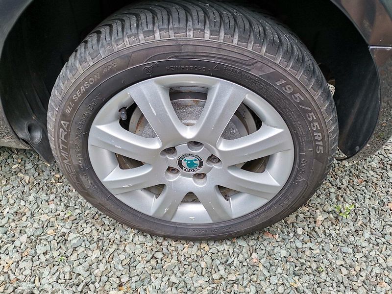 Škoda Roomster (2011) 1.2TSi 63kw STYLE PDC - fotka 24 z 28