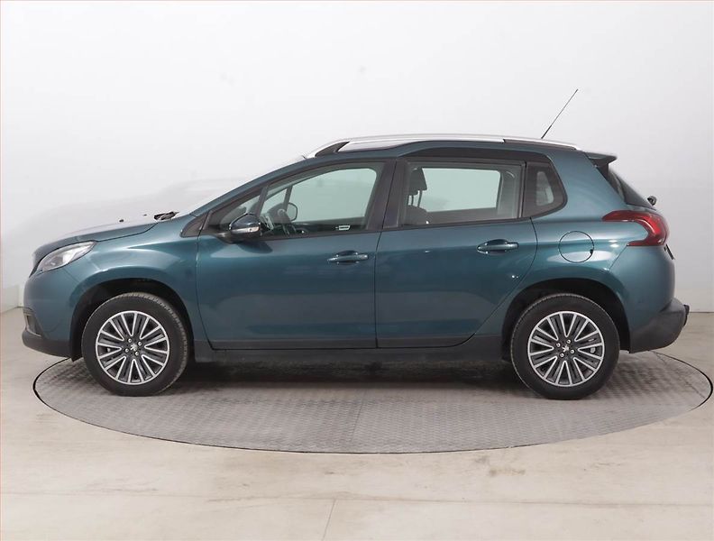 Peugeot 2008 (2018) 1.2 PureTech, Serv.kniha - fotka 3 z 16