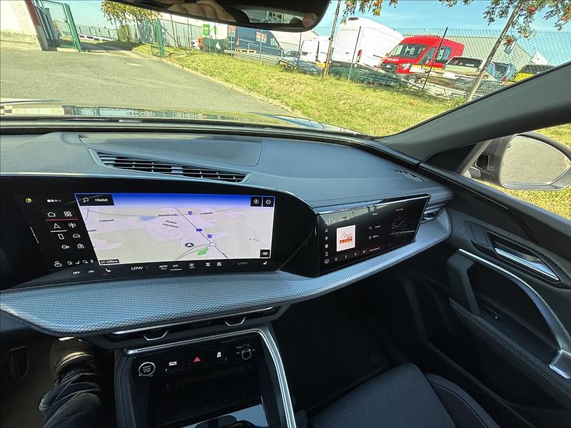 Audi Q5 2,0 TDI 150kW S-Line quattro - fotka 45 z 52