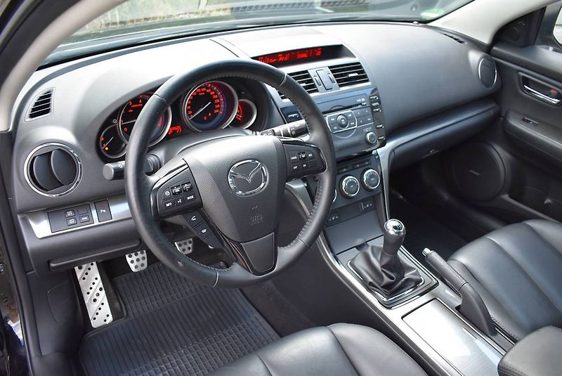 Mazda 6 2,5 16V    SPORT+,BOSE,1.M,TOP - fotka 9 z 22