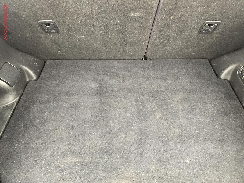 Nissan Juke (2010) 1.6i, AC, tempo - fotka 7 z 17