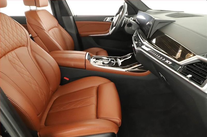 BMW X7 (2023) xDrive40d, Head Up, Vzduch - fotka 7 z 31