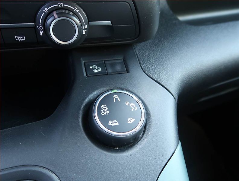 Citroën Berlingo (2020) Feel 1.5 BlueHDi, 5Míst, ČR - fotka 17 z 22