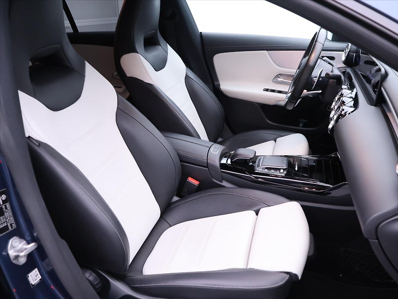 Mercedes-Benz CLA 2,0 35 AMG 225kW 4MATIC DPH CZ - fotka 13 z 40