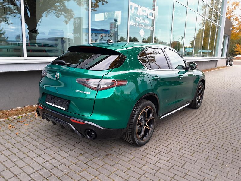 Alfa Romeo Stelvio (2026) Intensa  4x4 2,0 280PS - fotka 3 z 37