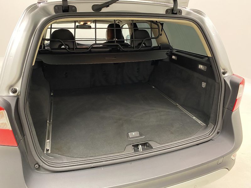Volvo XC70 3.2 AWD MOMENTUM AUT CZ - fotka 6 z 42