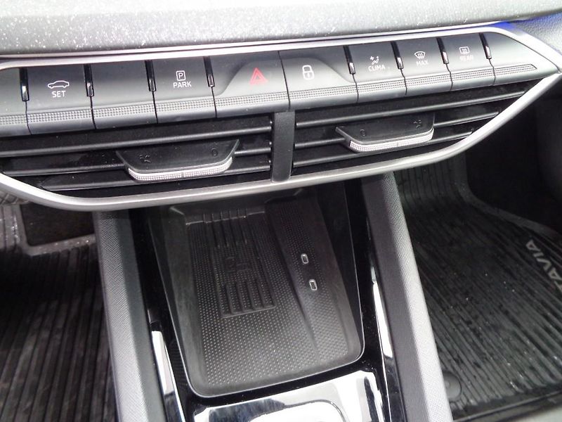Škoda Octavia 1.5 TSI e-TEC DSG TOP SELECTIO - fotka 15 z 29