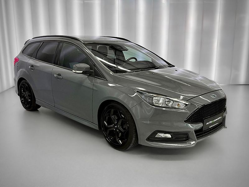 Ford Focus 2.0L 184KW ECOBOOST ST, RECARO - fotka 4 z 21