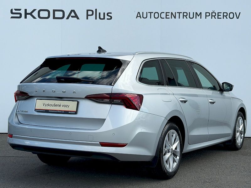 Škoda Octavia (2022) Combi 1.5 TSI 110kW Style Plus - fotka 2 z 35