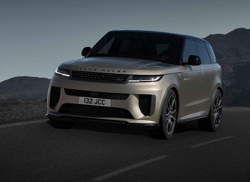 Velká SUV omezují při parkování i běžná malá auta