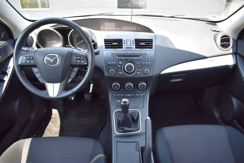 Mazda 3 1,6 16V SPORT,1.M,KRÁSNÁ! - fotka 9 z 18