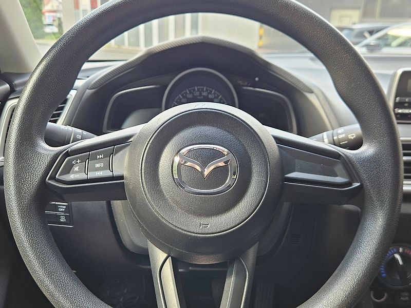 Mazda 3 1.5i SKYACTIV-G 74kW, ČR,1.maj - fotka 16 z 29
