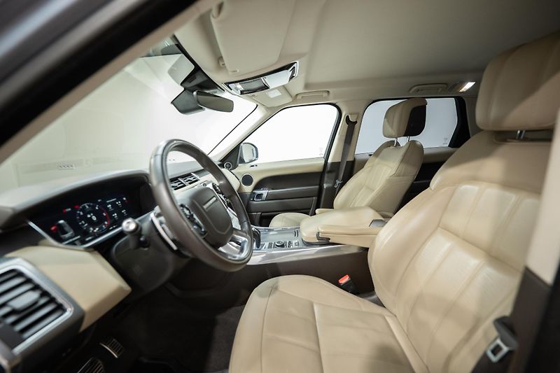 Land Rover Range Rover Sport (2019) SDV6 3.0 183 kW - fotka 10 z 48