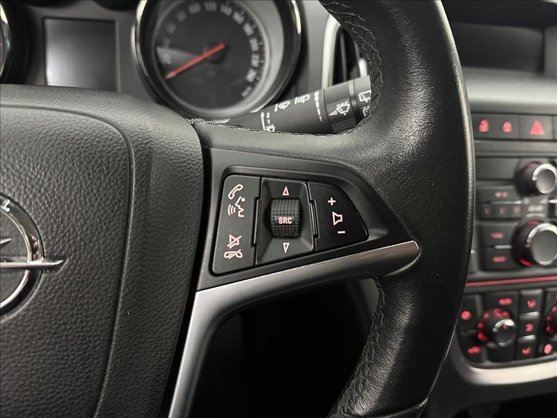 Opel Astra 1,4 103kW 2X KOLA AC 1.MAJ ČR - fotka 12 z 37