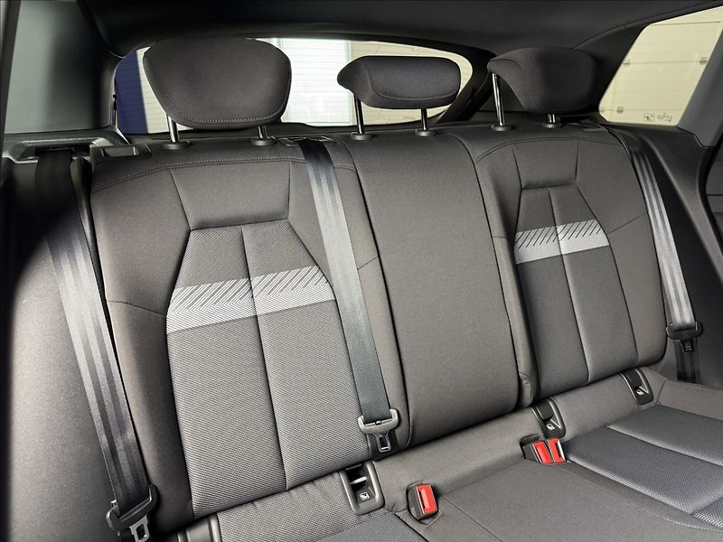 Audi Q4 e-tron 35 125kW LED Kessy PDC - fotka 16 z 45