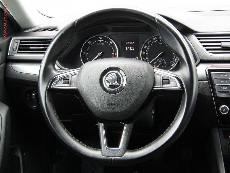 Škoda Superb (2016) 2.0 TDi, Style, TZ, navi - fotka 15 z 23