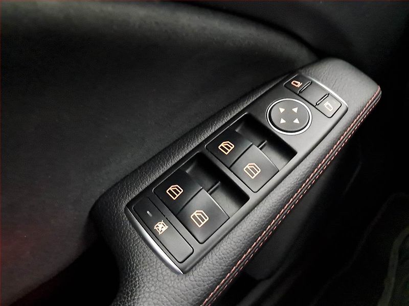 Mercedes-Benz CLA (2015) 180, Kůže, Navi, Bi-Xenony - fotka 17 z 18