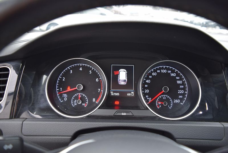 Volkswagen Golf Variant (2016) 1.4TSI 92kw CLBMT BMT PAN TAŽ - fotka 33 z 49