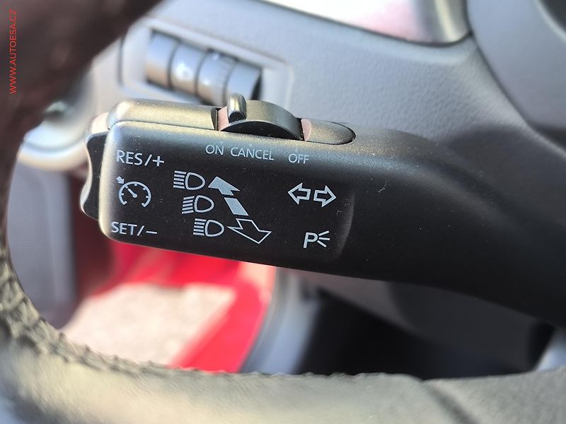 Škoda Rapid (2014) 1.6 TDi, autoAC - fotka 15 z 17