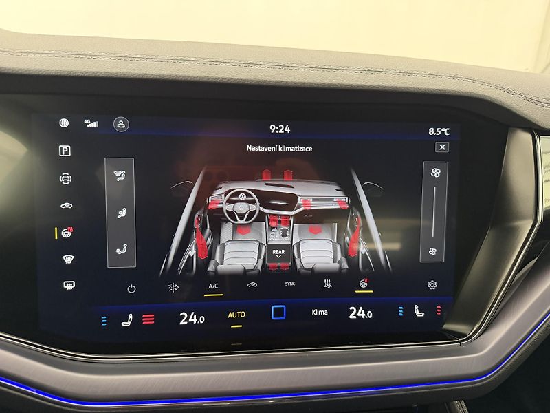 Volkswagen Touareg 3.0Tdi*1-MAJ*DPH*HUD*R-LINE* - fotka 31 z 45