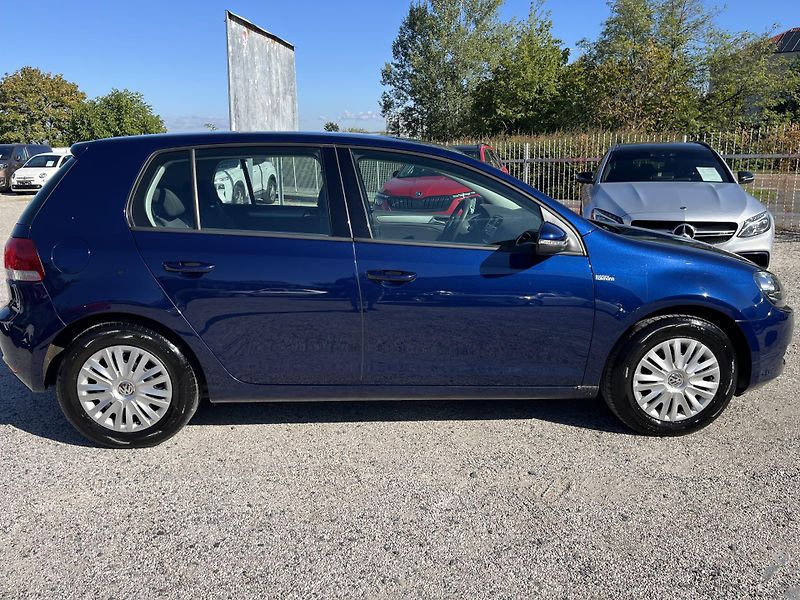 Volkswagen Golf (2009) 1.6 16v 75kw 1.Majitel Klima - fotka 8 z 10