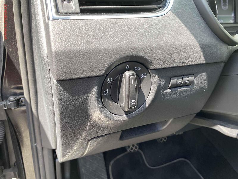 Škoda Octavia (2014) 1.6 TDi, Ambition, navi - fotka 15 z 18