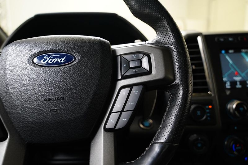 Ford F-150 - fotka 16 z 28