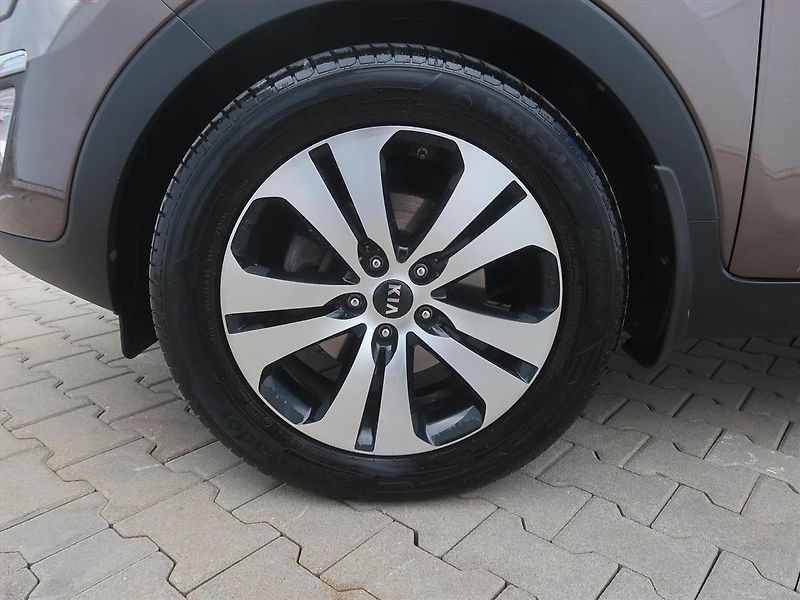 Kia Sportage (2012) Gold 1.7 CRDi, Serv.kniha - fotka 15 z 17