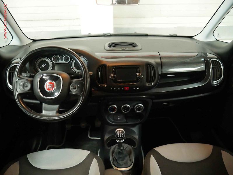 Fiat 500L (2014) 1.4 T-Jet, 1.maj, AC, park - fotka 8 z 19